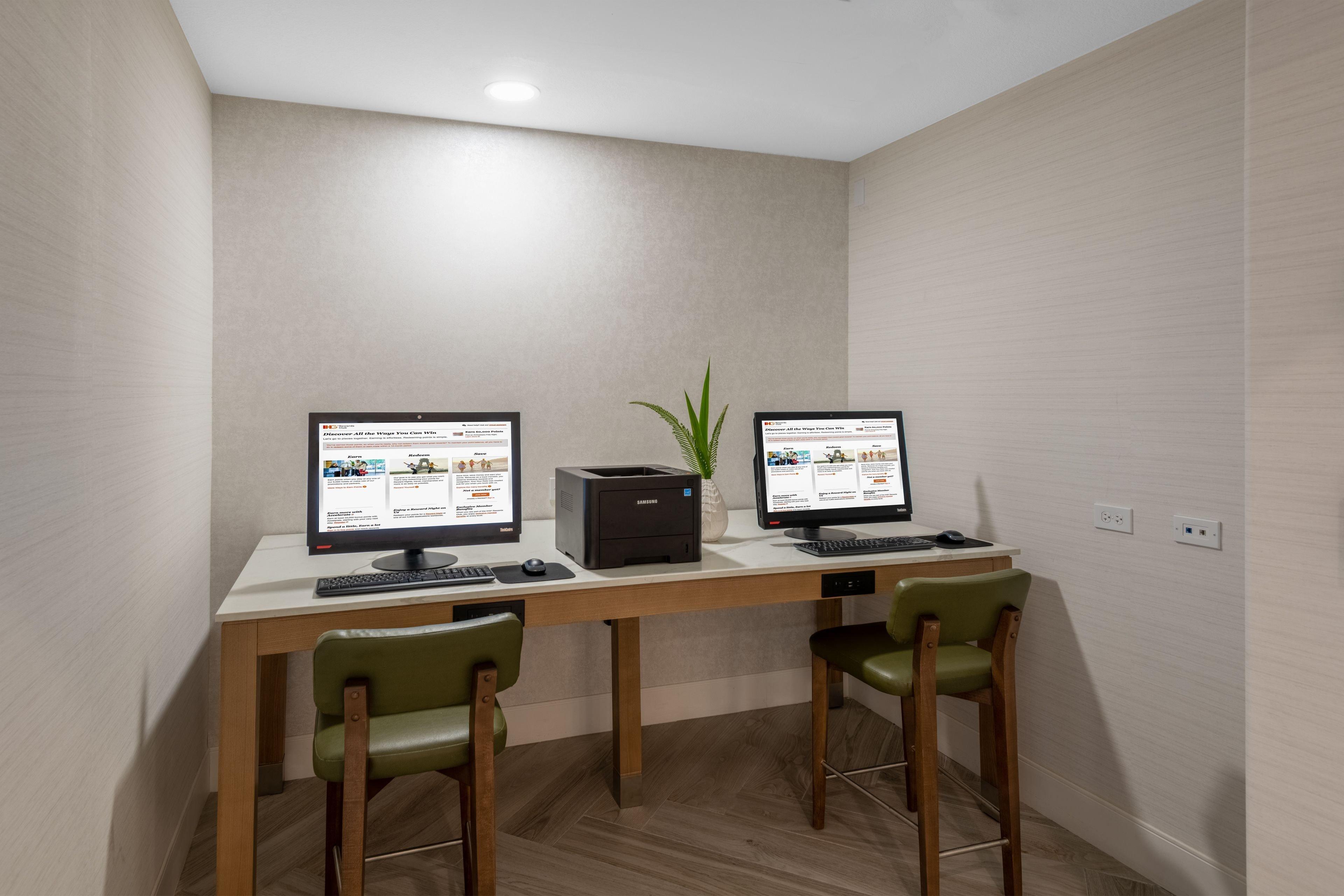 Staybridge Suites Phoenix Glendale Sports Dist By Ihg Eksteriør billede